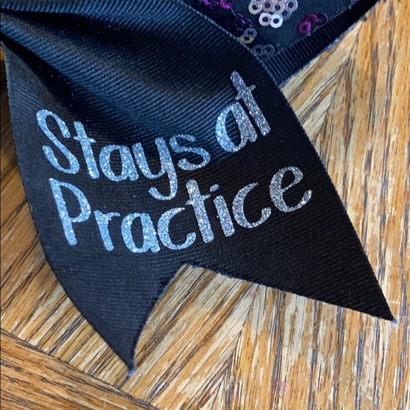 Cheer bow - Picture 3 of 5